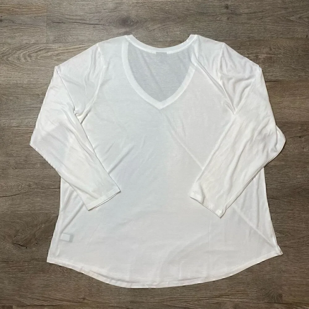 Torrid White Long Sleeve Tshirt Basic Top Tunic Size 4X Stretch Pristine Cond. - Picture 4 of 9
